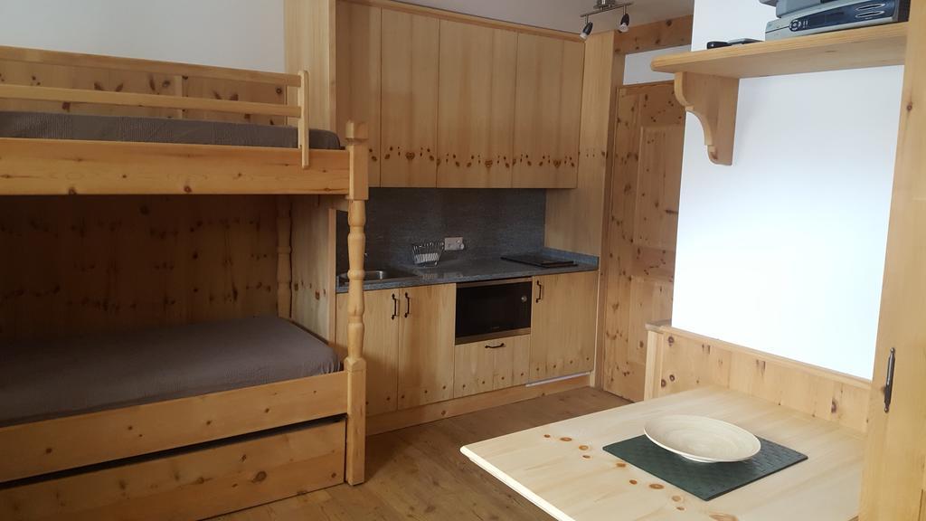 Relaxing Confortable Studio, Heated Garage, Skiroom Samedan Kültér fotó